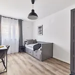 Elegantes 2 Neubau Lage *