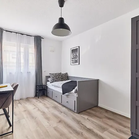 Elegantes 2 Neubau Lage *